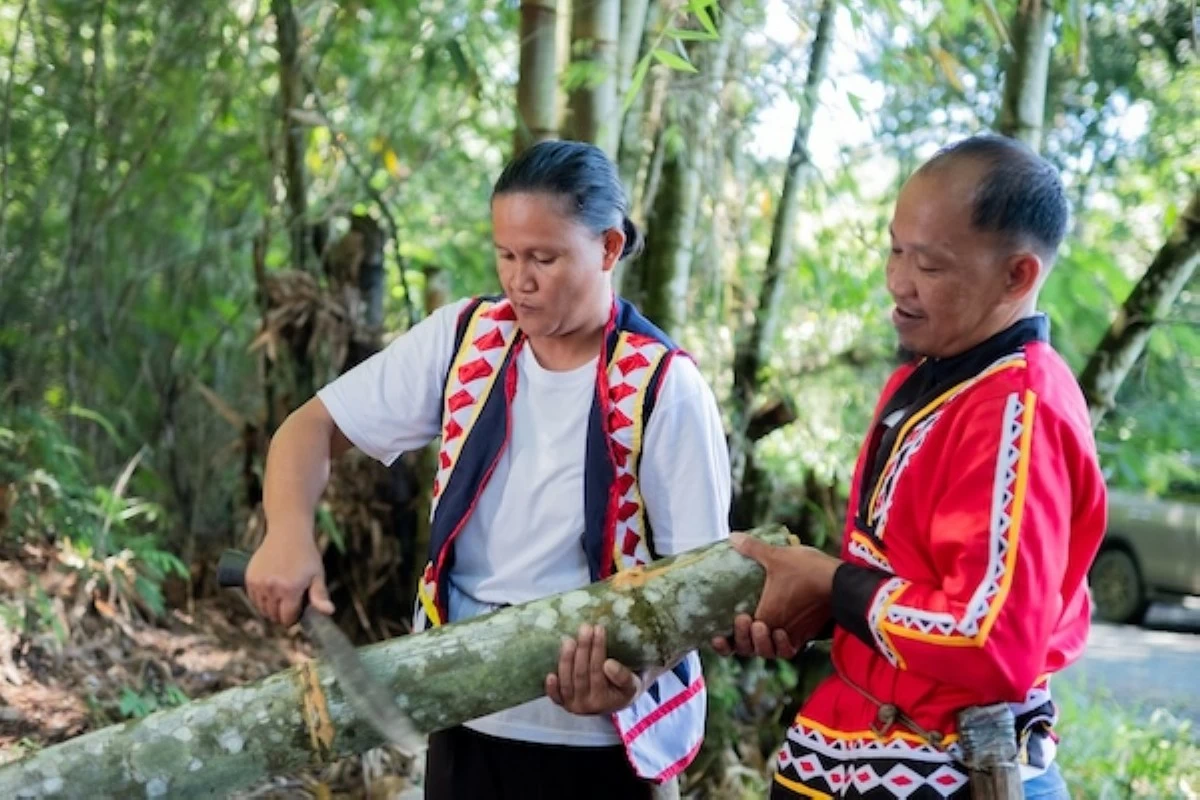 KaBAMBOOhayan. Noemie Buclasan (left) is one of many beneficiaries who took advantage of free training in bamboo propagation, processing, and treatment, which helped the community recover from a natural disaster and develop a new livelihood.