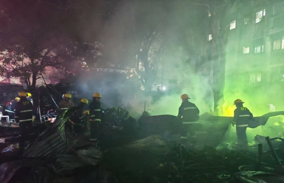 The fire in Barangay Western Bicutan, Taguig on March 24 (Photo from BFP Taguig) 