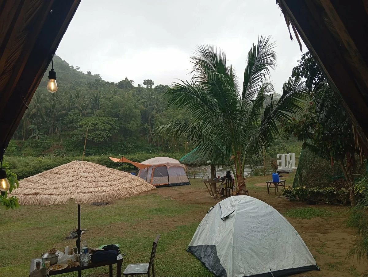 Tent pitching in the cool breeze of Daraitan in Tanay offers an affordable option for campers (photo by Nel Andrade)