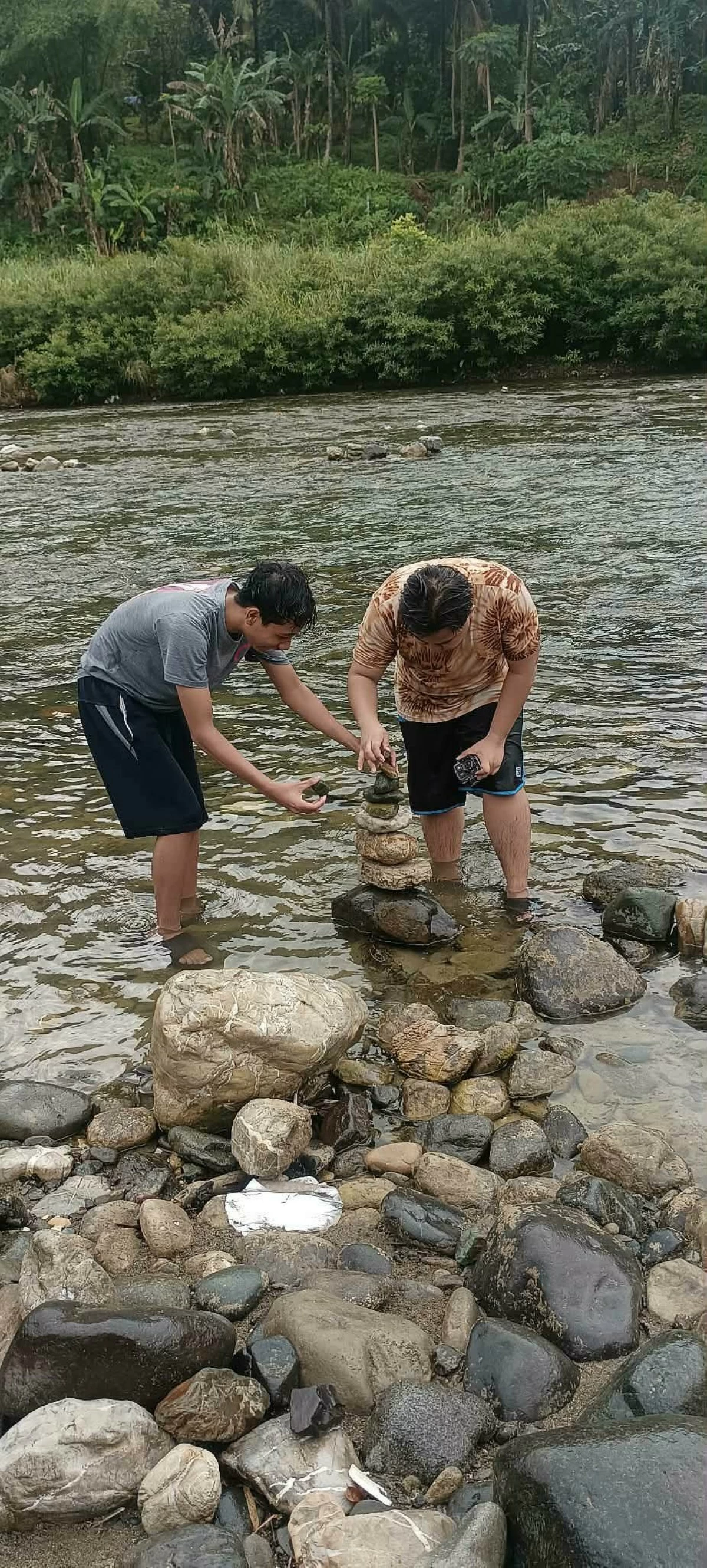 Crystal clear water in Tanay's river system is one of the attractions in many river campsites (photo by Nel Andrade) 