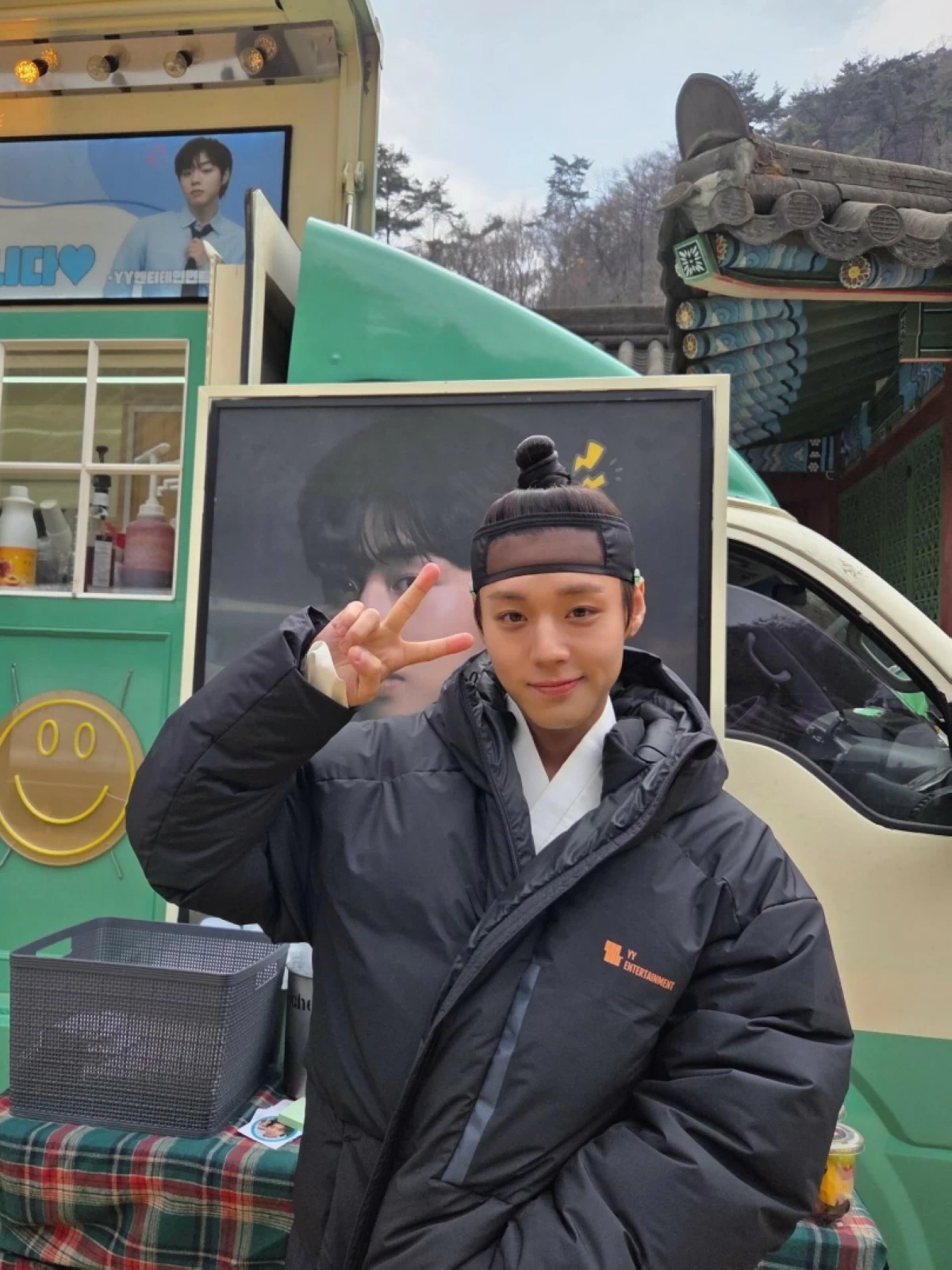 Park Ji-hoon on the set of 
