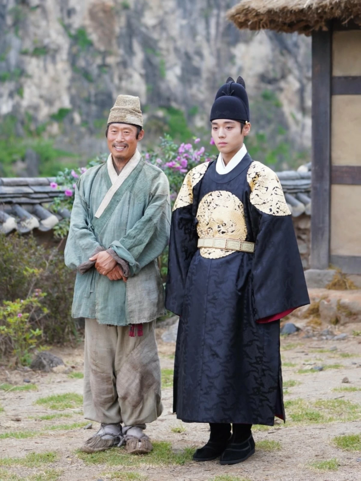 Park Ji-hoon and Yoo Hae-jin in 
