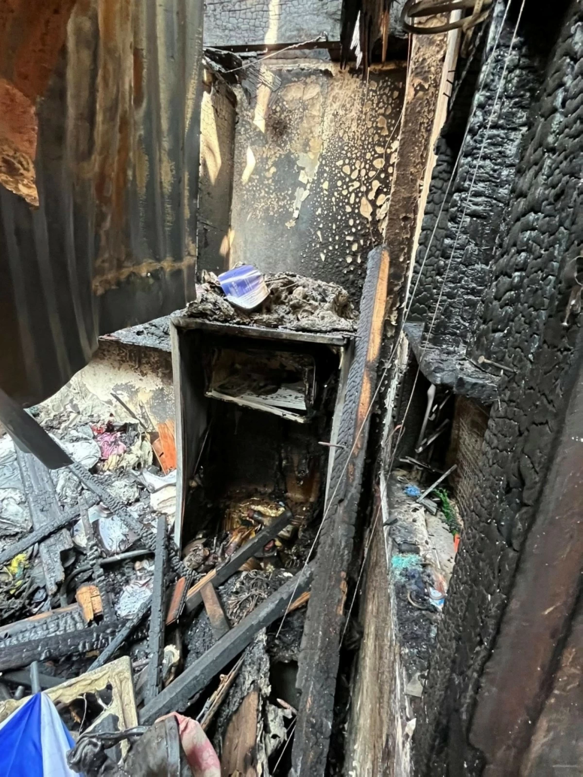 The aftermath of the fire in Barangay Cembo, Taguig on March 26 (Photo from Maria Angelicka Oliva on Facebook)