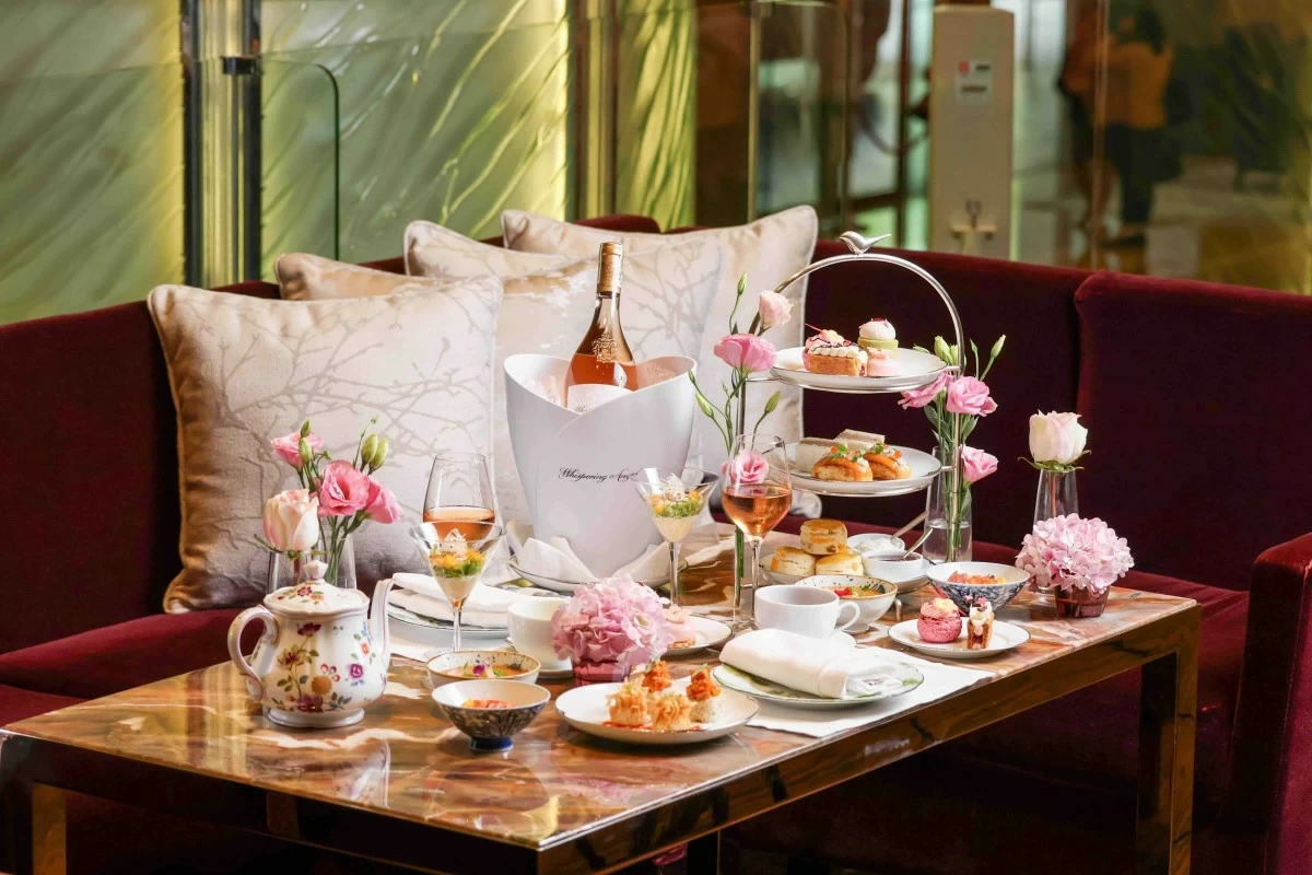 Sakura Merienda Cena at The Lounge