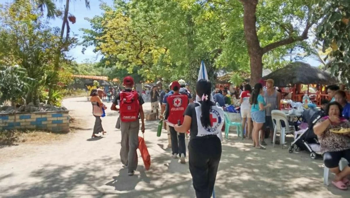 Foot patrol teams of the PRC monitor high-density areas to ensure public safety. (PRC photo) 