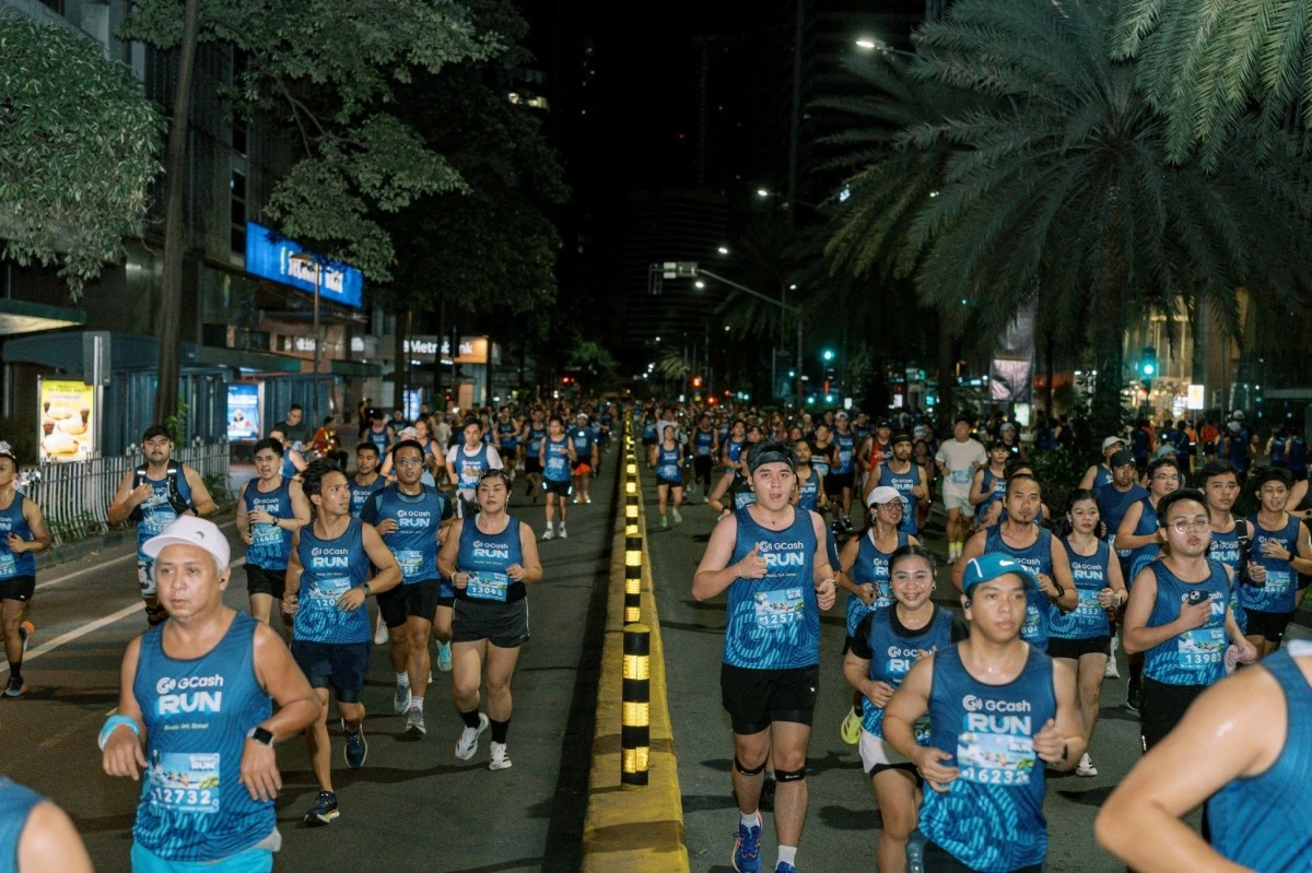 Runners fill the streets as the energy steadily builds with each stride—showing how the GCash Run champions shared experiences and a sustainable future.
