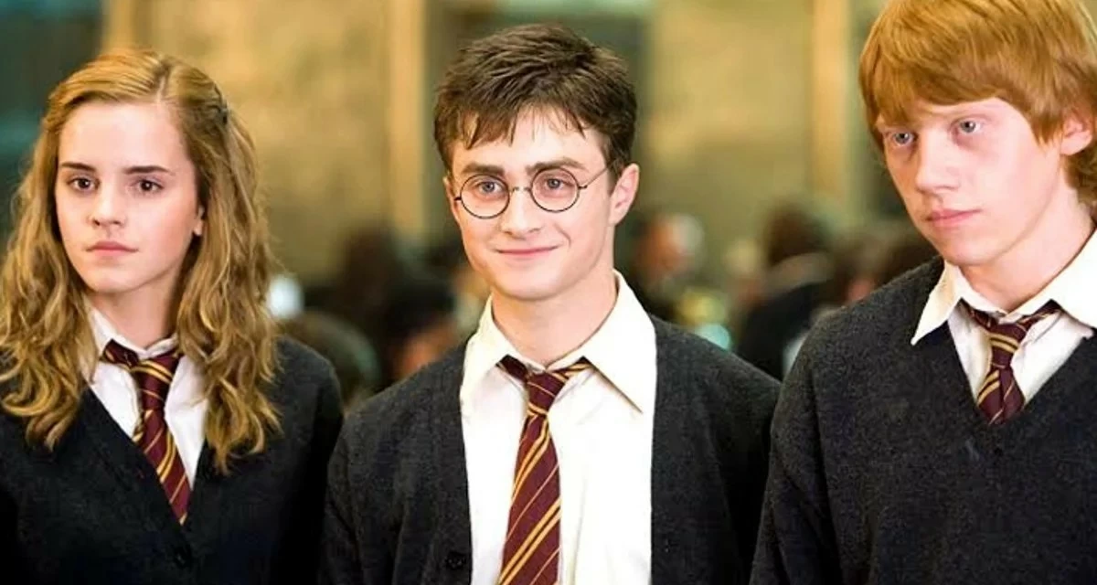 THE OG TRIO From left, Emma Watson, Daniel Radcliffe, and Rupert Grint as Hermione, Harry, and Ron in the book's movie adaptations. (Photo from Warner Bros.)