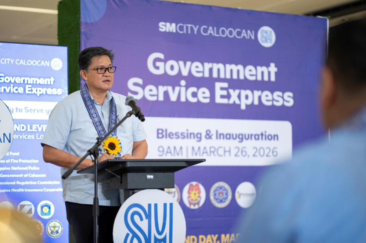 Atty. Redemptor Peig, Legal Officer, City Administrator, shares the message of partnership of Dale Gonzalo Malapitan, City Mayor of Caloocan during the Government Service Express inauguration at SM City Caloocan