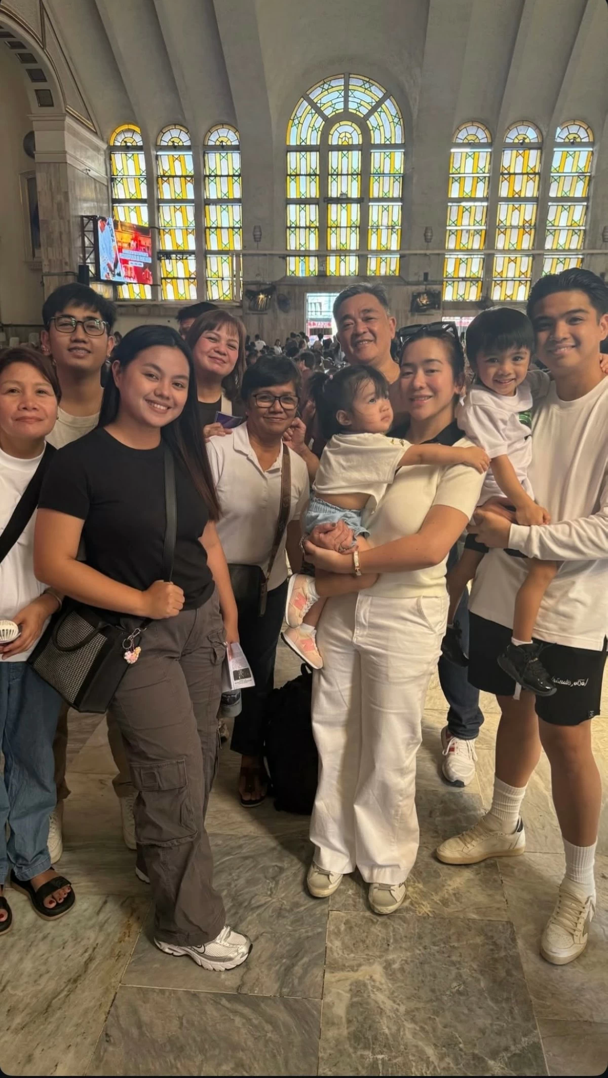Angeline Quinto at the Quiapo Church 