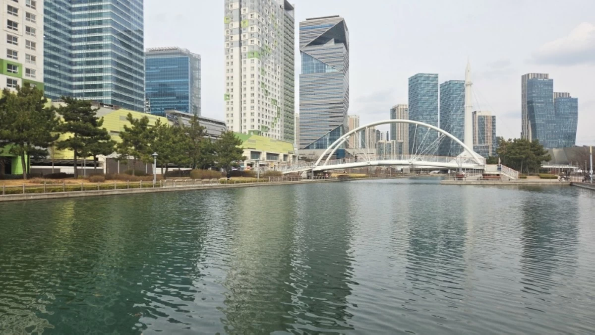 Songdo in Incheon, South Korea (Jonathan Hicap) 