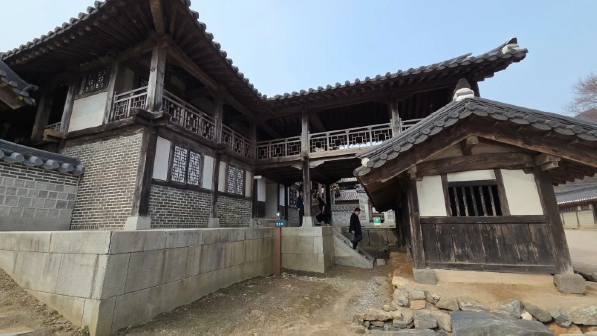  Yongin Daejanggeum Park (Jonathan Hicap) 