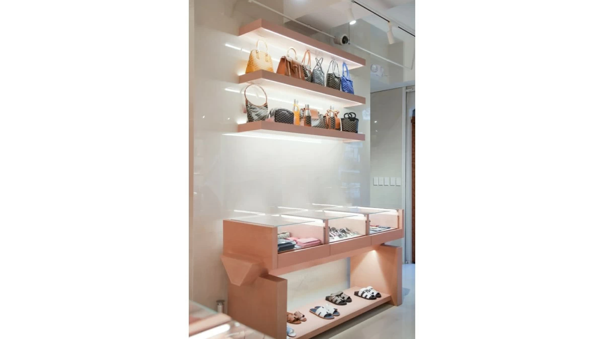 (Photo from The Bag Hub)
