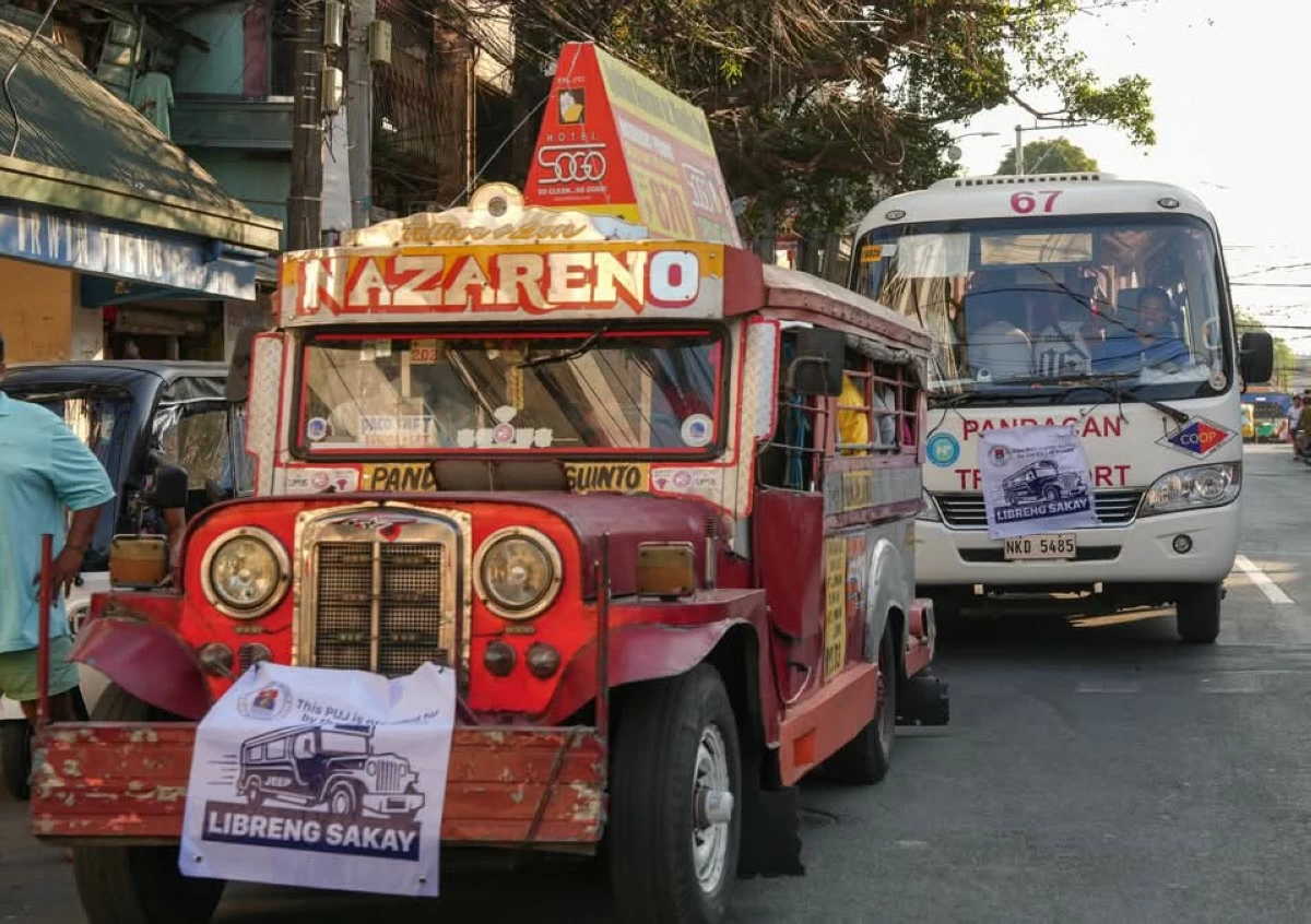Jeepney drivers sustain Manila's Libreng Sakay program