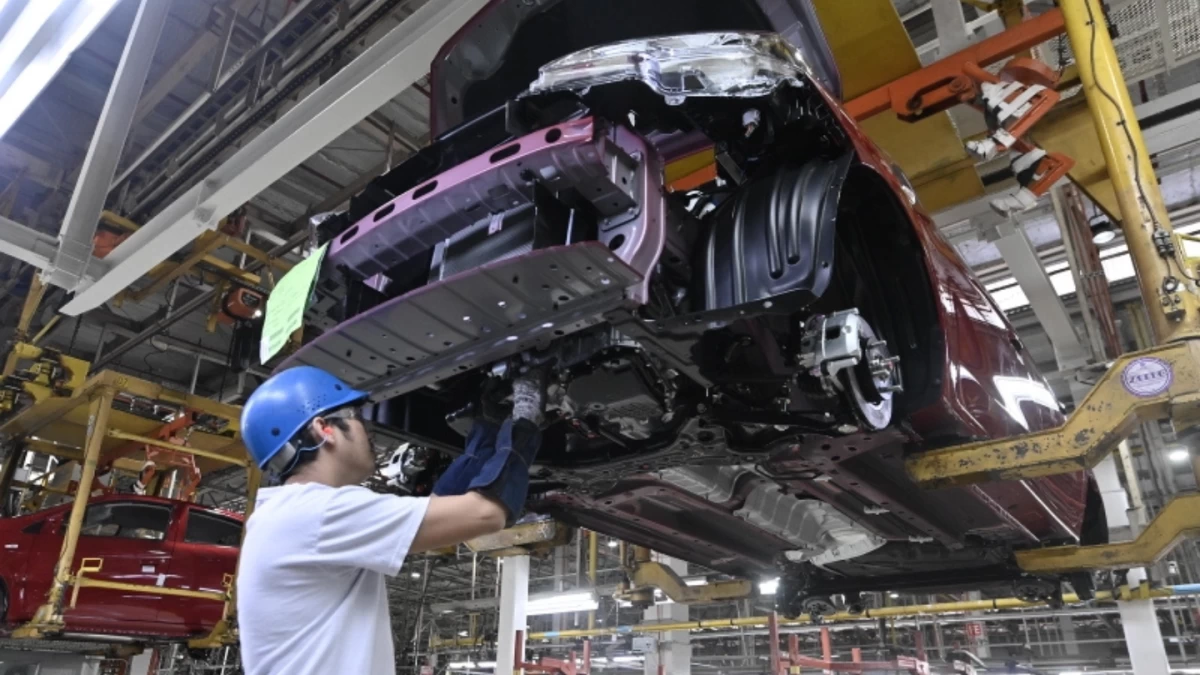 Mitsubishi plans to start building hybrid cars in Philippines