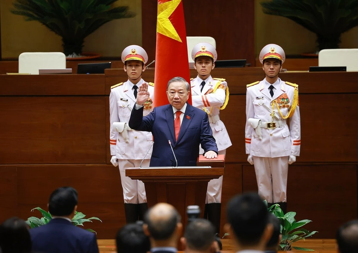Vietnam's top leader To Lam swears in as the country's president in Hanoi, Vietnam Tuesday, April 7, 2026. (Duong Van Giang/VNA via AP)