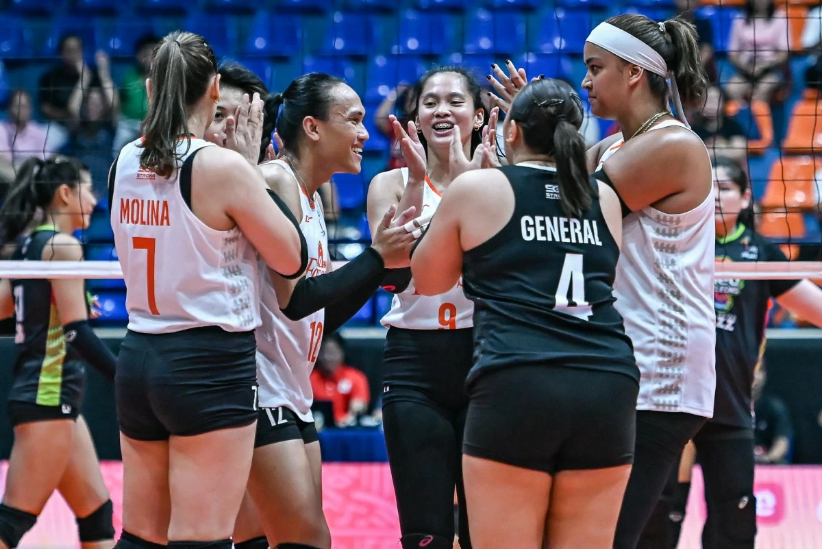 Foxies sweep Chameleons to book semis berth