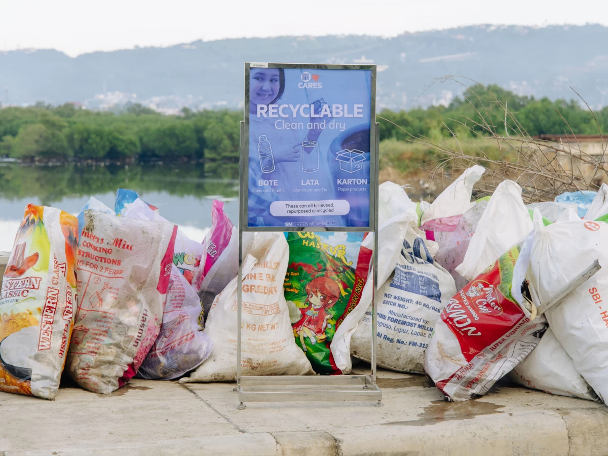 This year's coastal cleanup emphasized enhanced waste segregation education to deepen understanding among volunteers and communities on proper sorting, recycling, and disposal of collected waste.