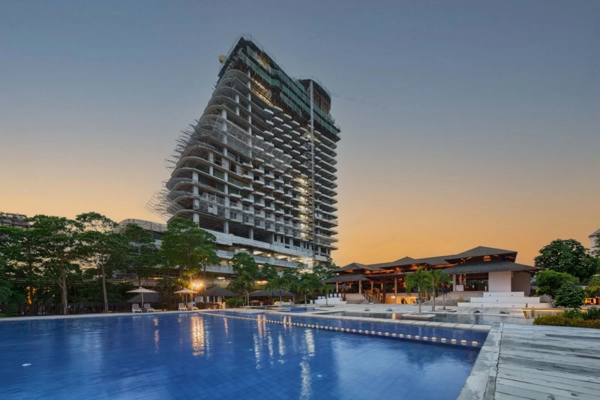 The Spinnaker condominium tower (Photo courtesy of Club Laiya)