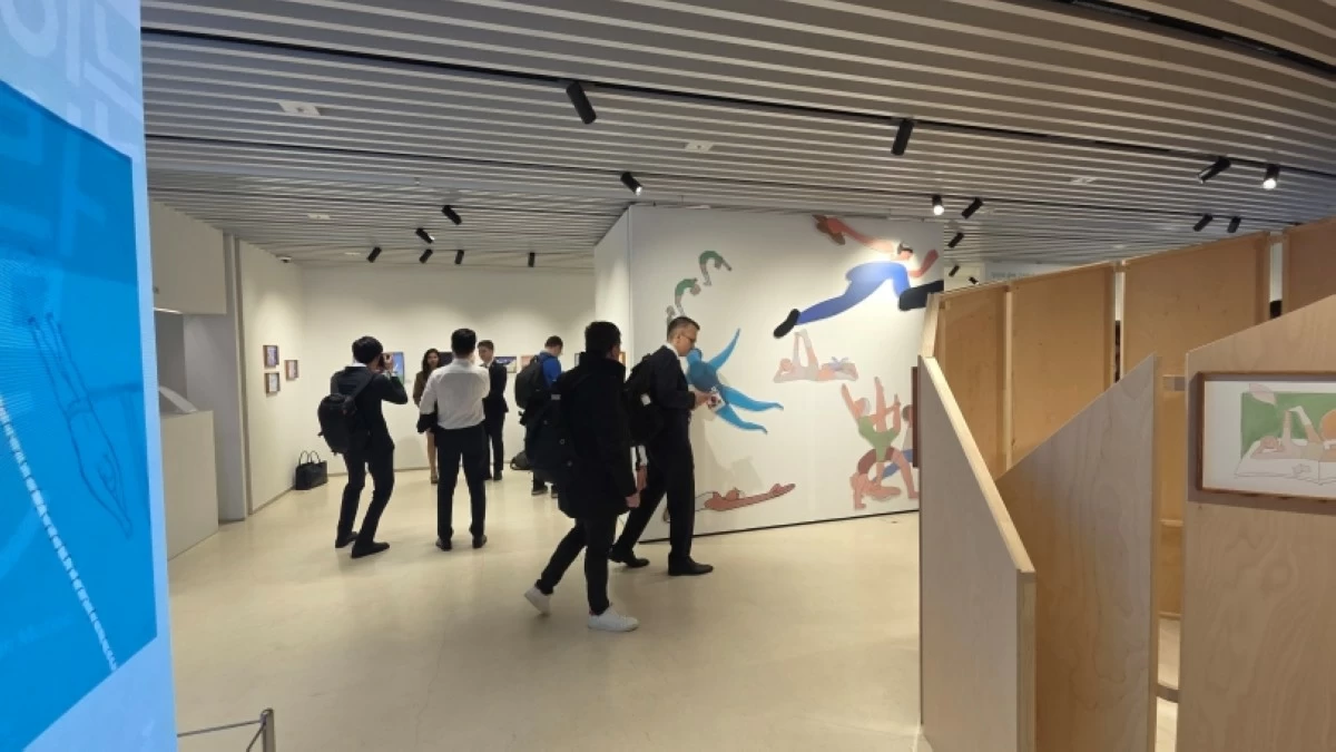 Foreign journalists visiting the Kyobo Book Centre main branch in Gwanghwamun area in Seoul (Jonathan Hicap)