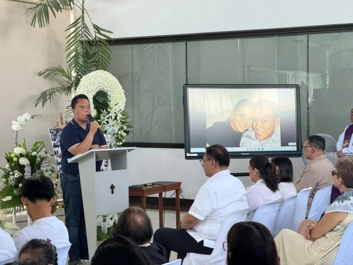 The public viewing for the late former Muntinlupa councilor Allan Rey Camilon at the Muntinlupa City hall (Photo from Muntinlupa PIO) 