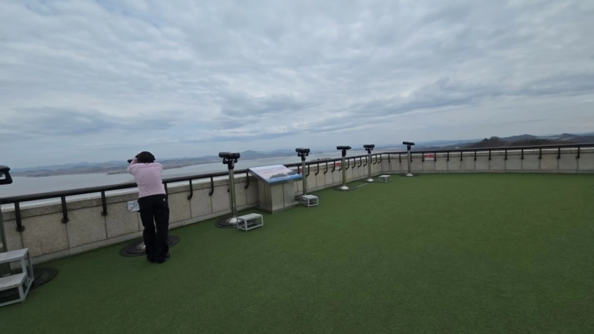 The Odusan Unification Tower observation deck in Paju City, South Korea (Jonathan Hicap)