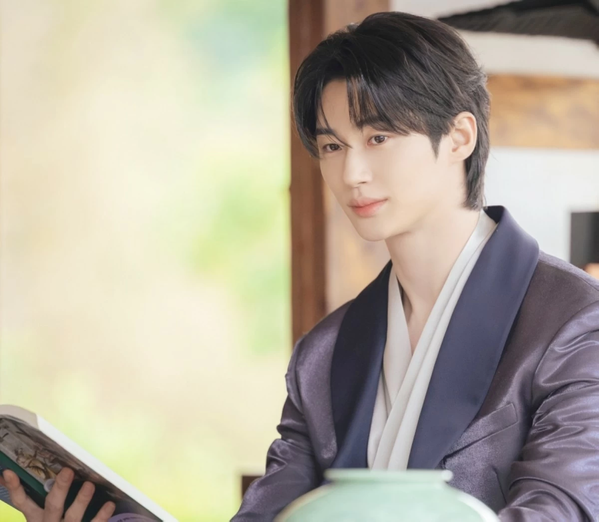 “Perfect Crown” star  Byeon Woo-seok (MBC) 