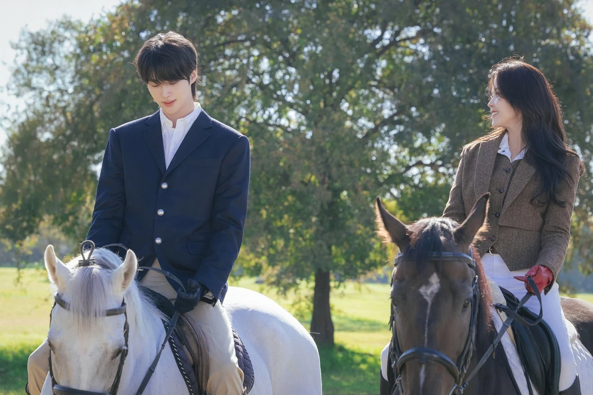 A scene from 'Perfect Crown'