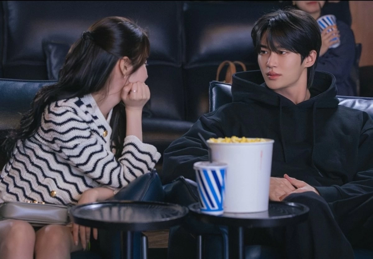 IU and Byeon Woo-seok in 