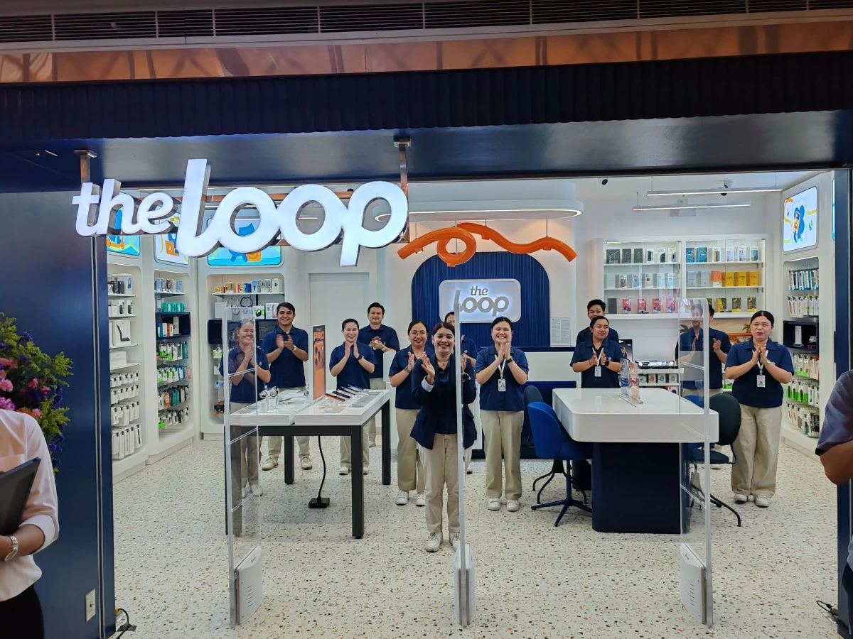  Store personnel welcomed media guests at The Loop Venice Grand Canal Mall in Taguig.