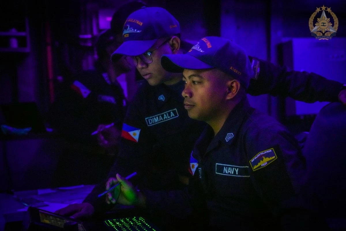 Philippine Navy personnel aboard BRP Rajah Sulayman (PS20) execute screen exercise and sectoring operations during Night Steaming in Company with BRP Melchora Aquino (MRRV-9702) and Royal Australian Navy ship HMAS Toowoomba (FFH 156), enhancing coordination and tactical maneuvering under limited visibility conditions, during the Multilateral Maritime Cooperative Activity (MMCA). (Photo: Armed Forces of the Philippines)