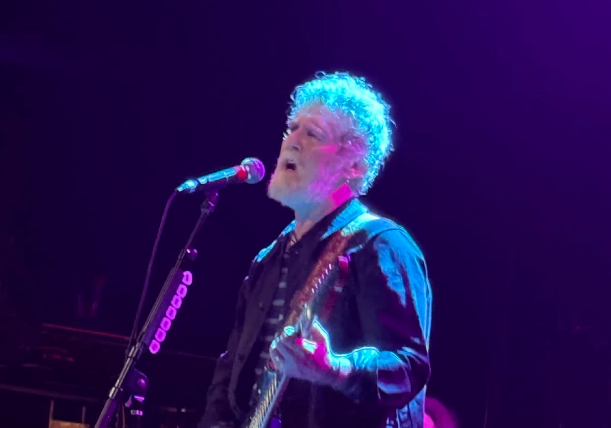 Glen Hansard (Punch Liwanag)