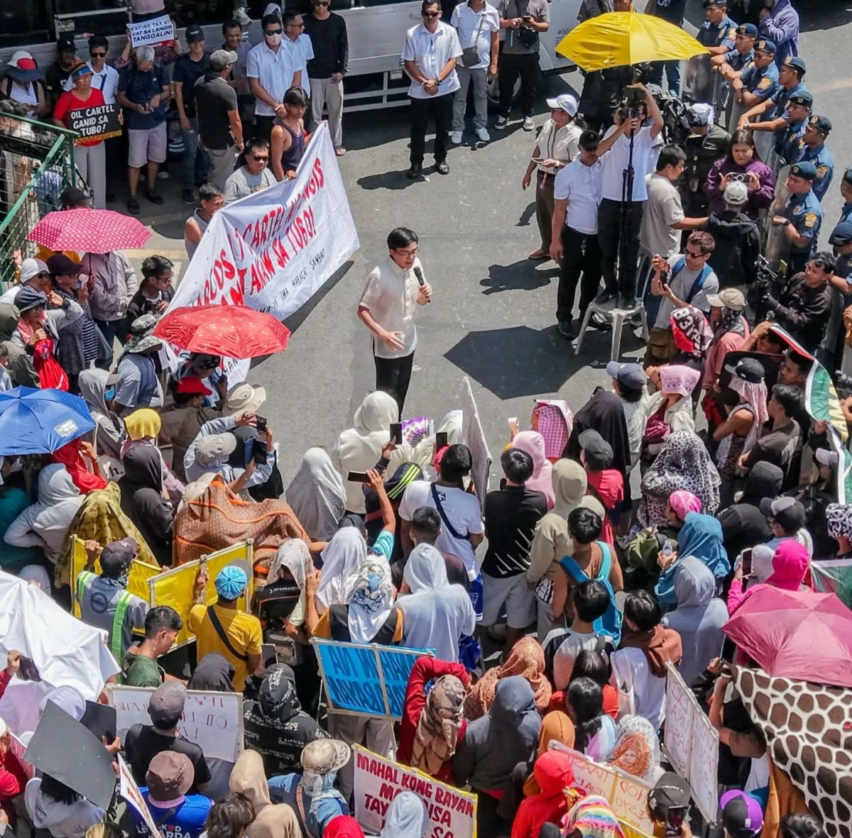 Batangas 1st district Rep. Leandro Legarda Leviste (Facebook)