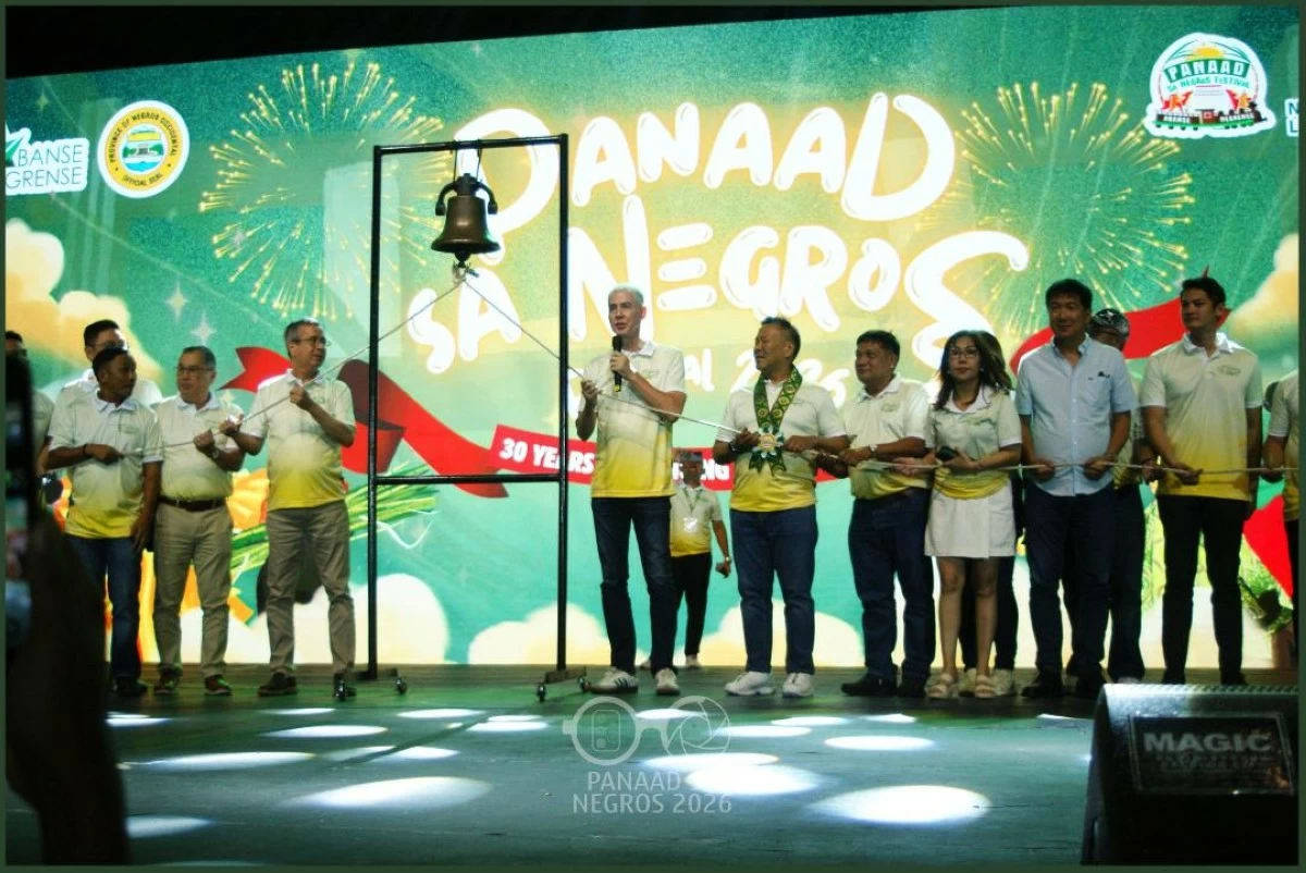 
NEGROS Occidental Gov. Eugenio Jose Lacson (sixth from right) leads the ceremonial ringing of the bell to officially open the 30th Panaad sa Negros Festival at the Panaad Park and Stadium in Bacolod City on Monday, April 13. Among those in photo is Sen. JV Ejercito (fifth from right). (Photo via Dime Mainit Pho/ne/tography FB)
