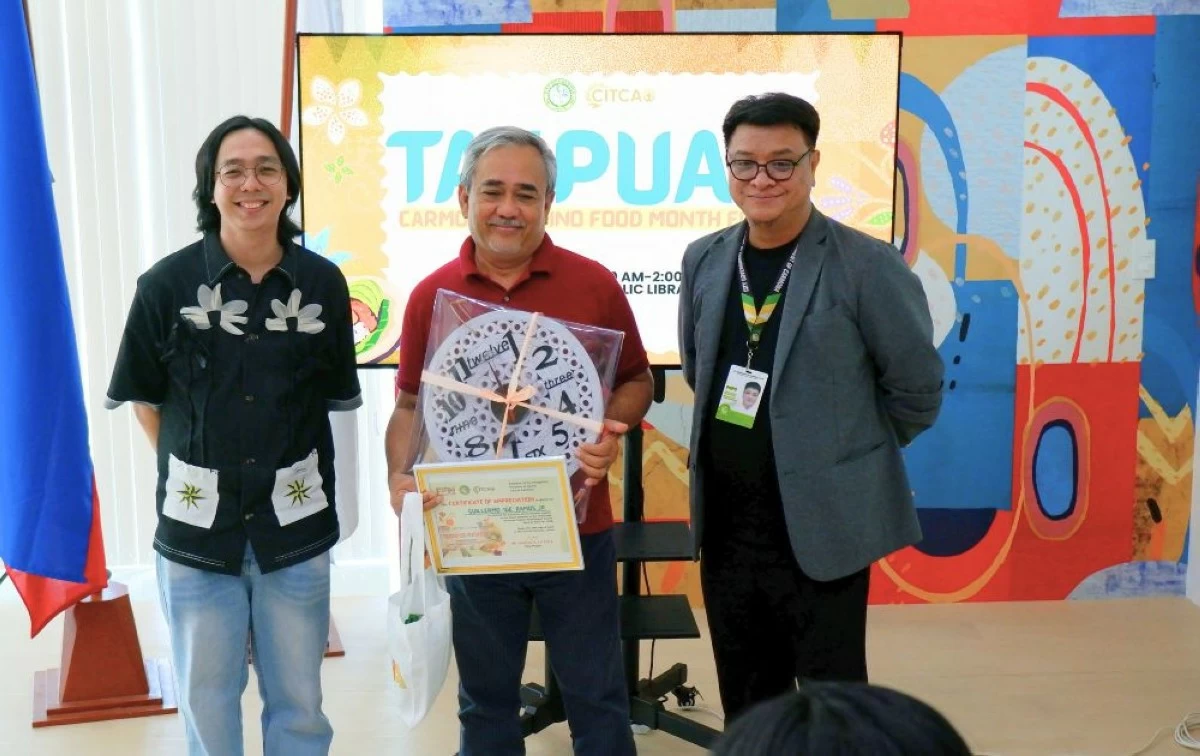 Food writer Guillermo “Ige” Ramos speaks at Tagpuan: Filipino Food Month Forum at the Carmona Public Library on April 14 (Carla Bauto Deña/MANILA BULLETIN)