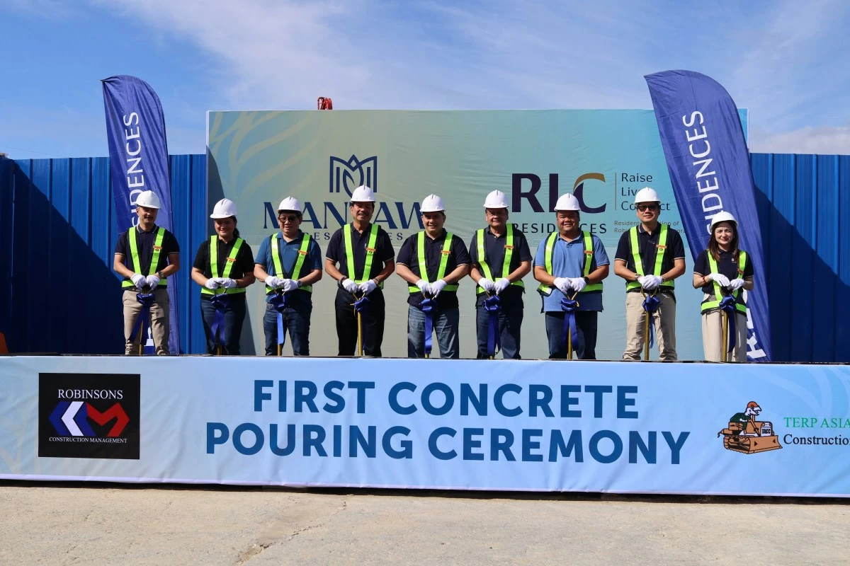 RLC Residences and Terp Asia Construction Corporation officials (Photo: RLC)