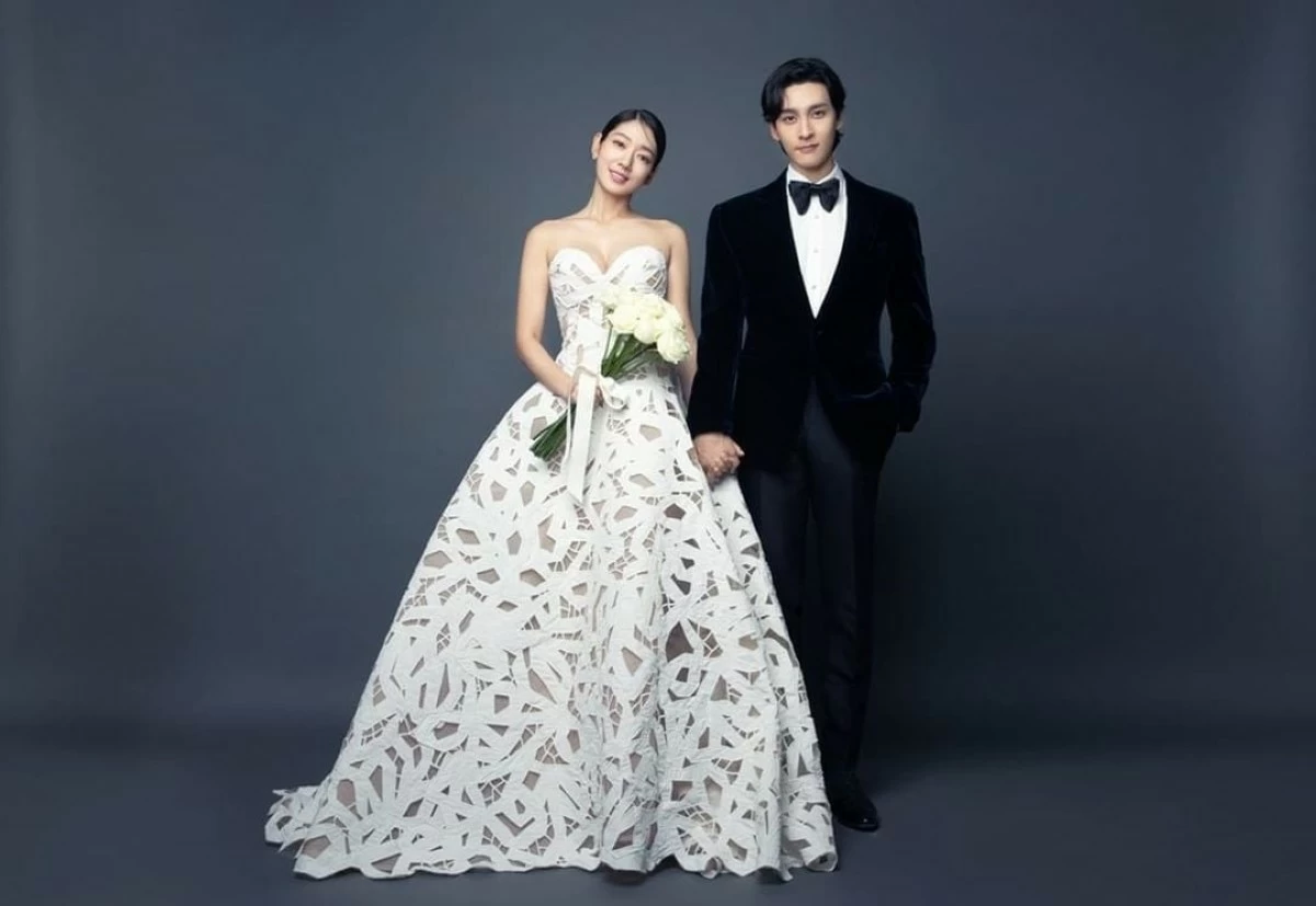 Park Shin-hye and Choi Tae-joon in January 2022 (Instagram) 