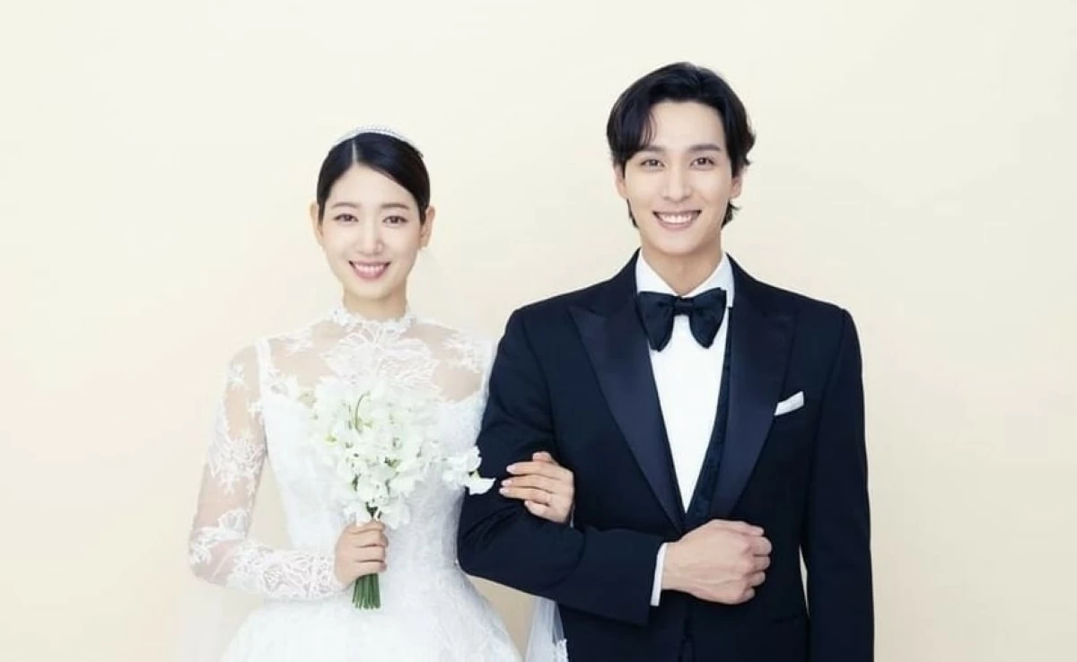 Park Shin-hye and Choi Tae-joon in January 2022 (Instagram) 