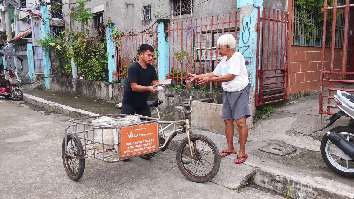 Kitchen waste is collected daily and delivered to composting facilities for organic fertilizer processing.
This initiative has also become a source of livelihood in Las Pinas.