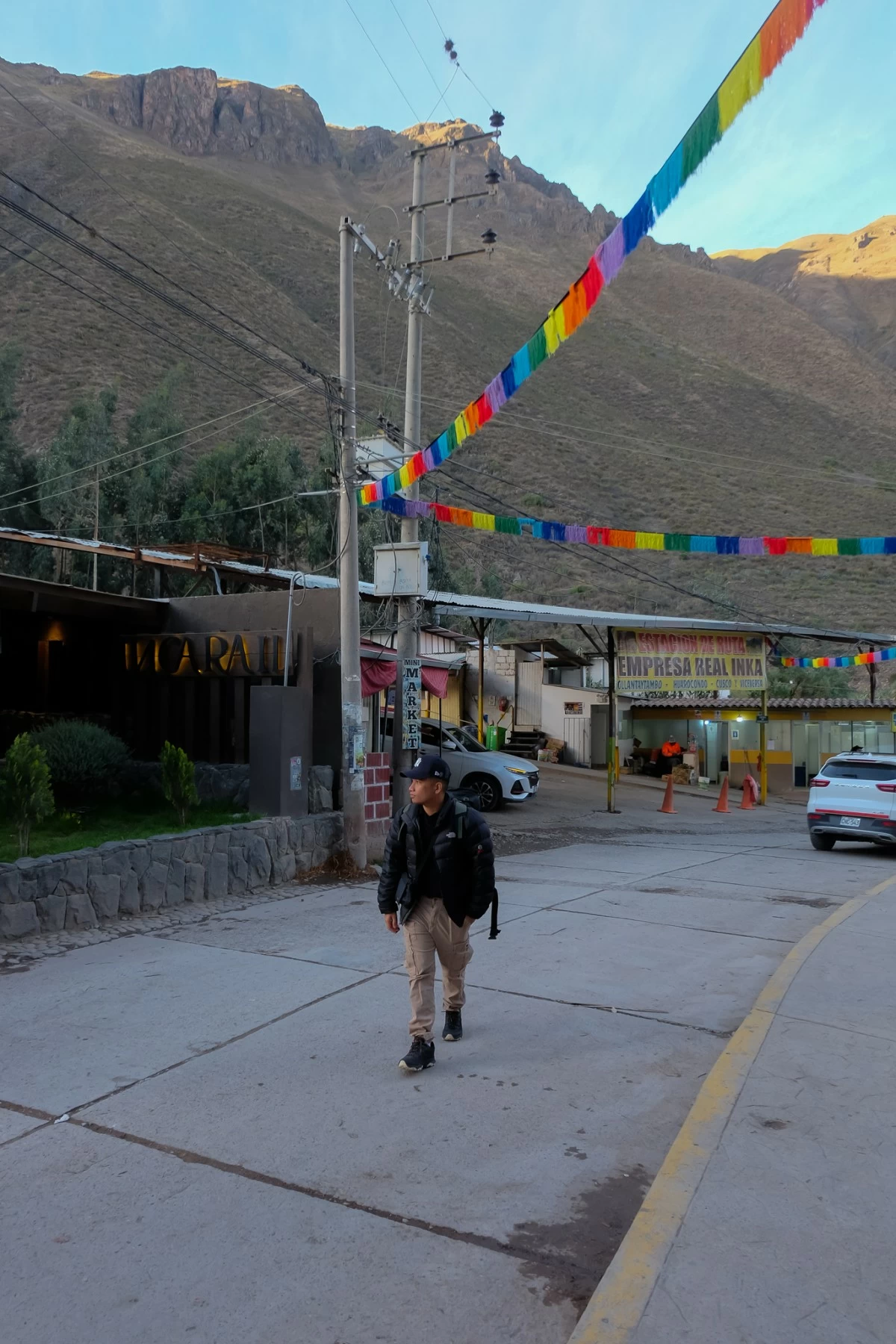PERUVIAN STROLL The author walking by Ollantaytambo Station (Photo: Joseph Pedrajas/Manila Bulletin)
