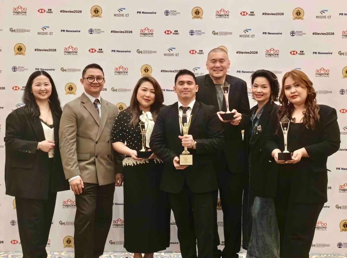 SM Supermalls Executive Vice President for Marketing Joaquin L. San Agustin (third from right) and Senior Assistant Vice President for China Marketing Vivian Chen (second from right) led the company’s delegation in Macao.