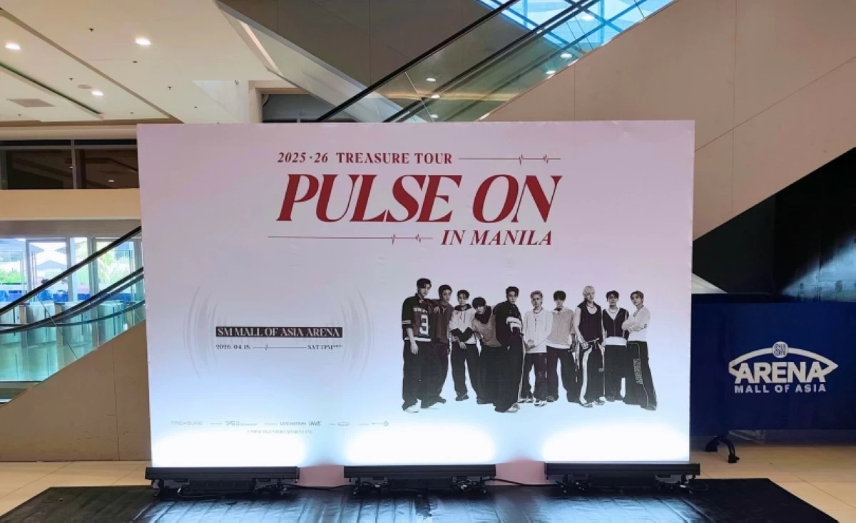 Treasure billboard in SM Mall of Asia Arena (Photo from SM Mall of Asia Arena on Facebook) 