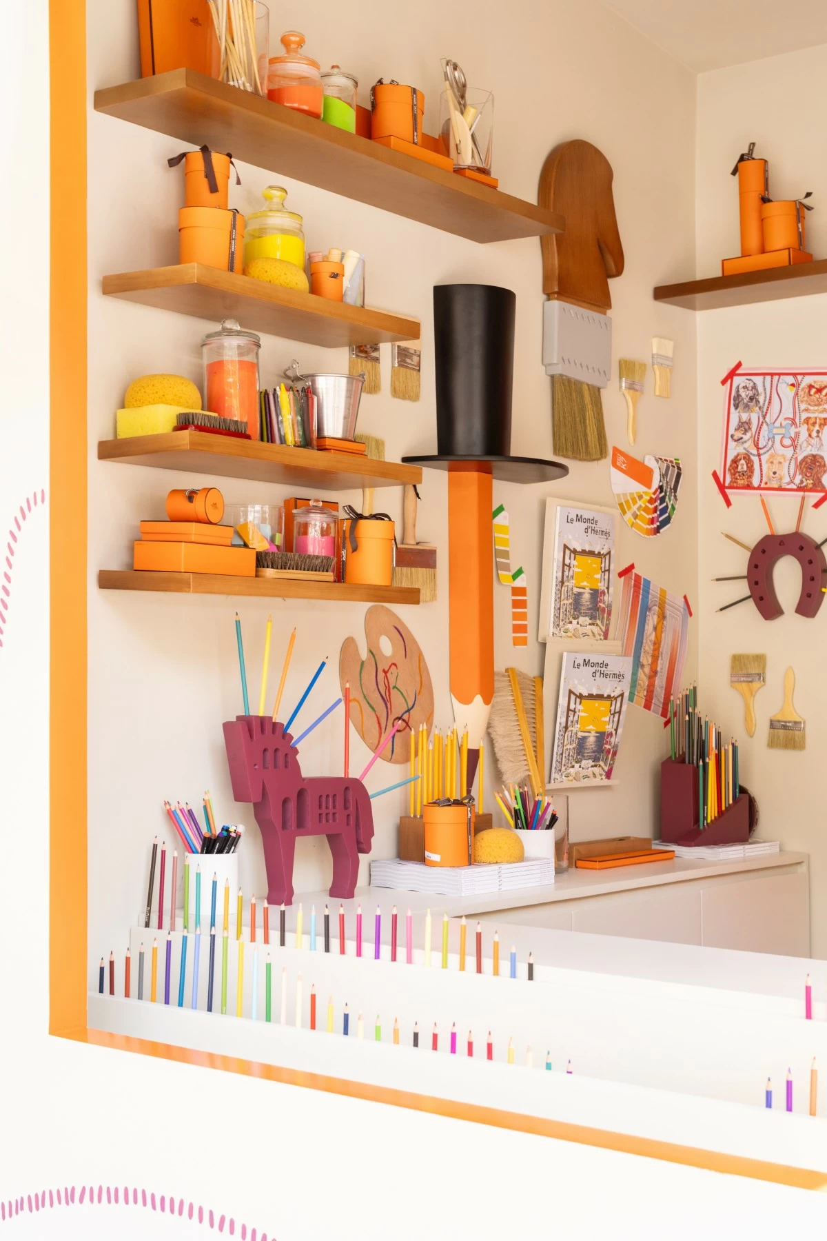 A closer look at what's inside the welcome wagon (Photo: Hermès)