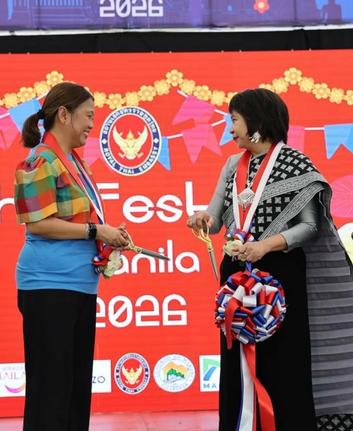 Makati Mayor Nancy Binay and Thai Ambassador Makawadee Sumitmor officially open the event.