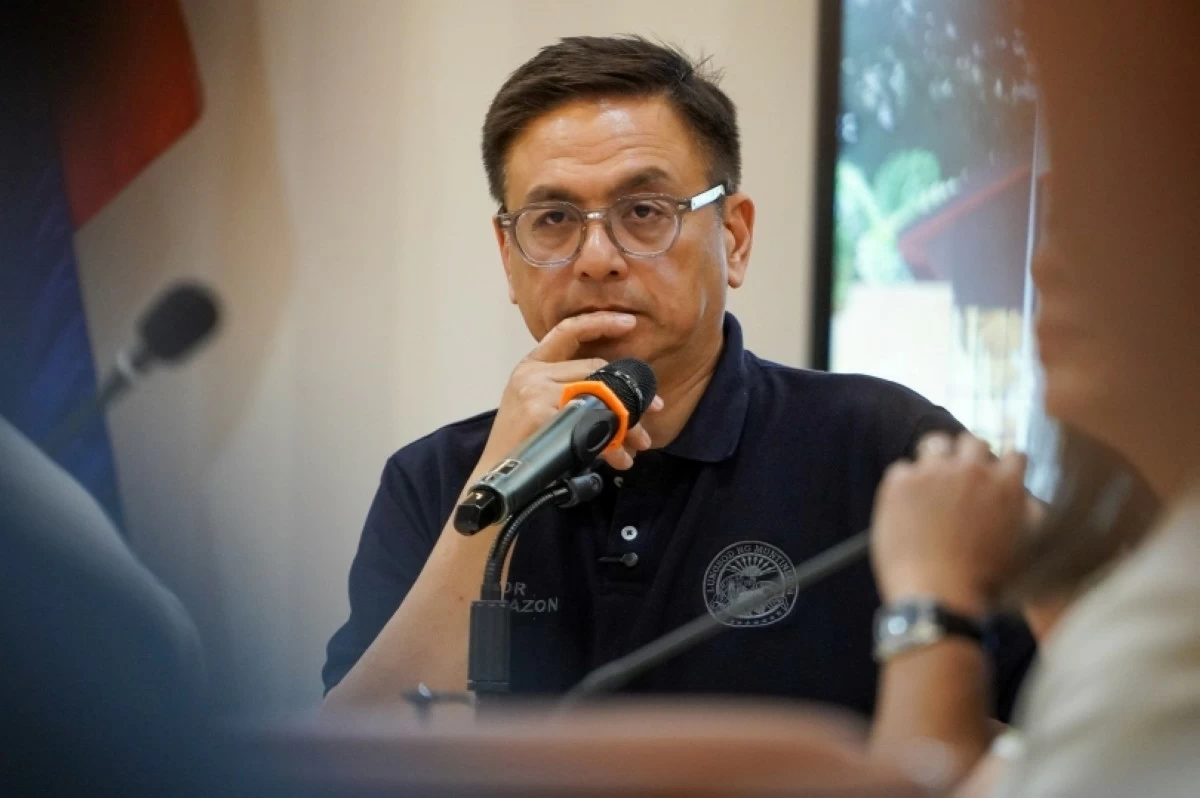 Muntinlupa Mayor Ruffy Biazon during a meeting with Maynilad executives on March 18 to address the water service interruptions (Photo from Muntinlupa PIO) 