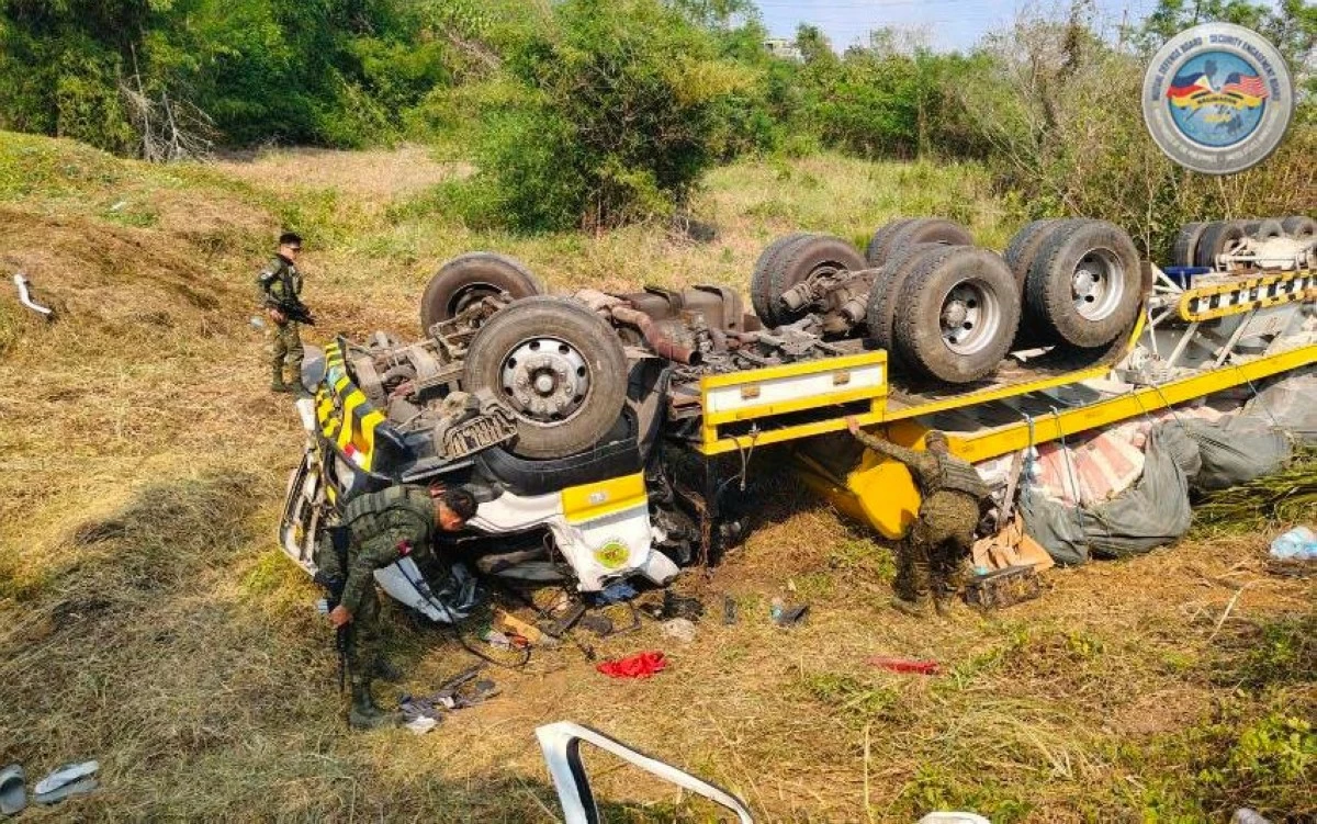 Troops from 17th Infantry Battalion under Joint Task Force “Tala” reinforce rescue operations and coordinate investigation with authorities following a vehicular accident on April 20, 2026 near Lal-lo Airport in Cagayan. (Photo: Armed Forces of the Philippines)