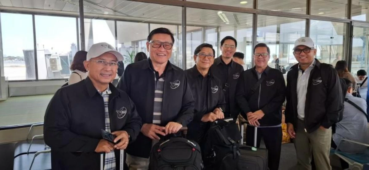 The 20th Sta Lucia Golf Tour Executive Committee, led by Sta. Lucia Land Chairman Enteng Santos, departs for Da Nang, Vietnam ahead of the playing members of the Sta Lucia clubs. The tournament will be held at the Ba Na Hills golf club, and the Jack Nicklaus course of the Legend golf club on April 24 and 25.