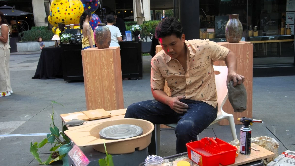 MEET THE ARTISAN Jose Solon hosting a pottery workshop session. (Photo courtesy of Community Art Ground)