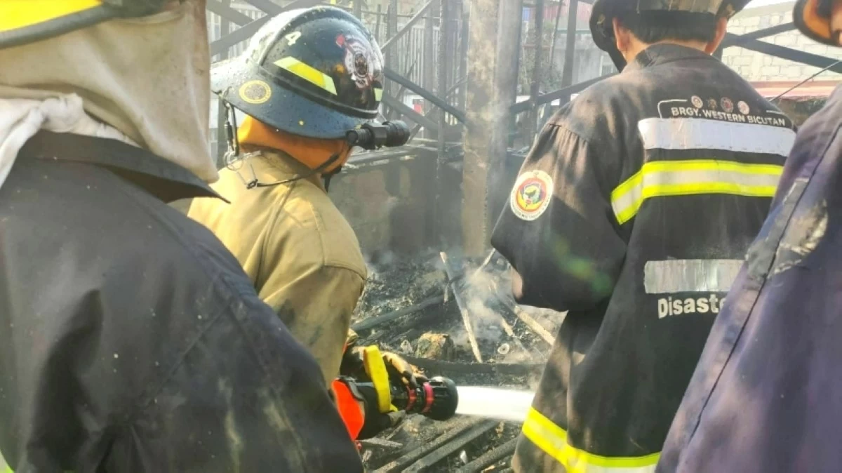 The fire in Barangay New Lower Bicutan, Taguig, on April 22 (Photo from Fort Bonifacio Fire & Rescue Volunteer Inc Global 41s on Facebook)
 ·