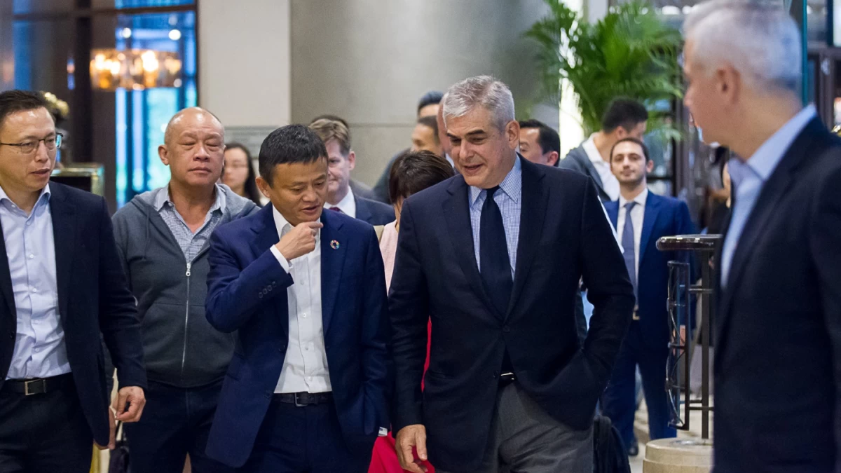 A walk that changed the Philippine economy. By bringing Ant Financial into the Globe fold, the Ayala leadership secured the missing piece of the digital puzzle, turning a niche e-wallet into the “double unicorn” known as GCash.