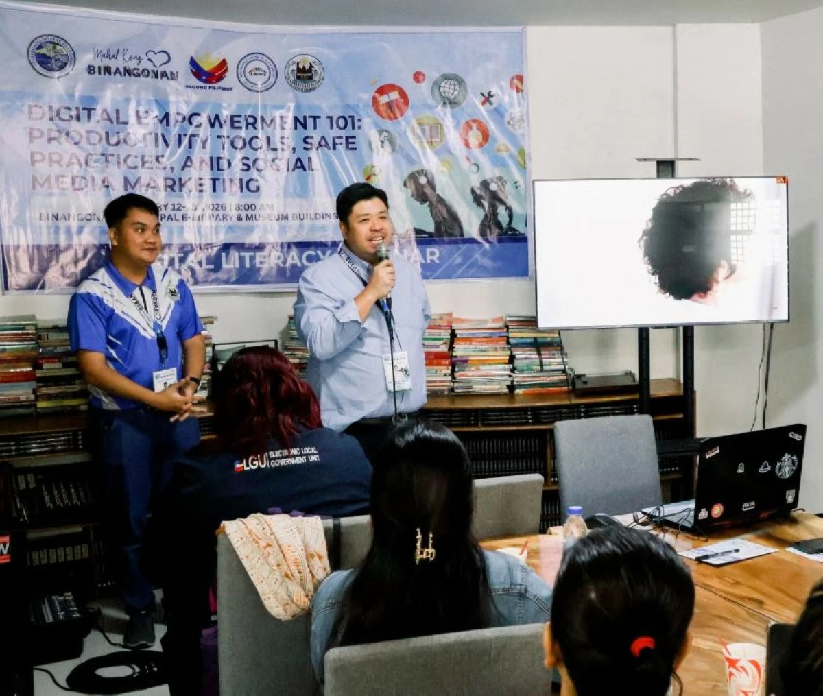 Vice Mayor Russel Ynares (light colored shirt) during an event launching at the E-Library (Photos from Binangonan LGU)